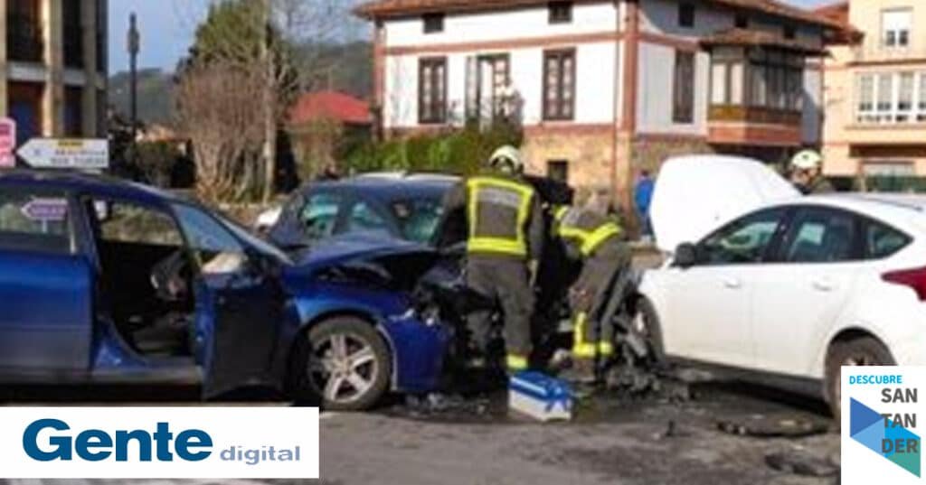 Noticias Santander Herida una mujer al colisionar tres vehículos en un cruce de Santa María de Cayón
