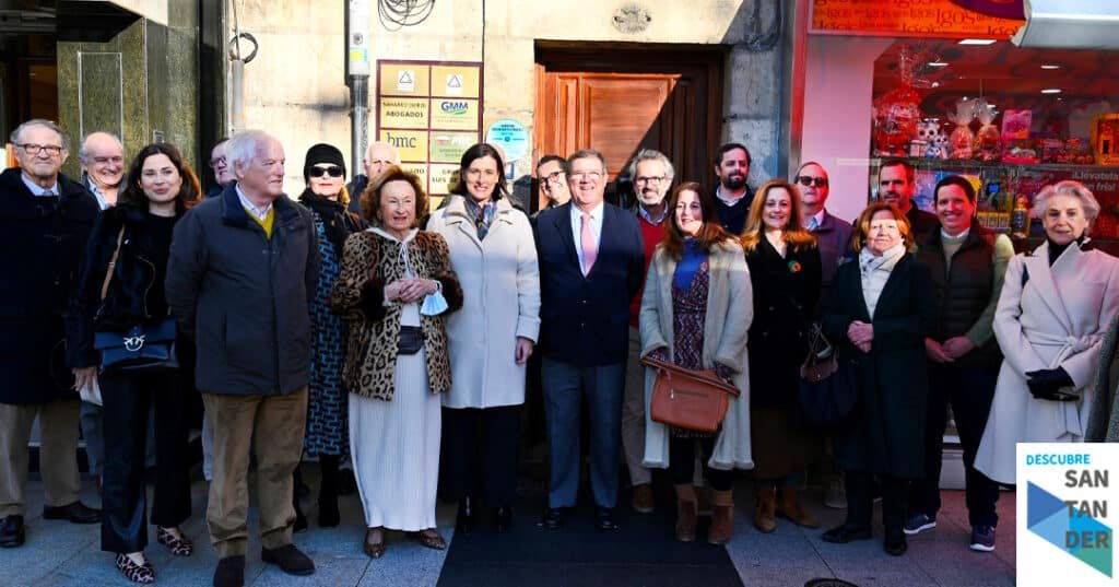 Noticias Santander La ruta Ilustres Santander cuenta con una nueva placa dedicada a Amós de Escalante