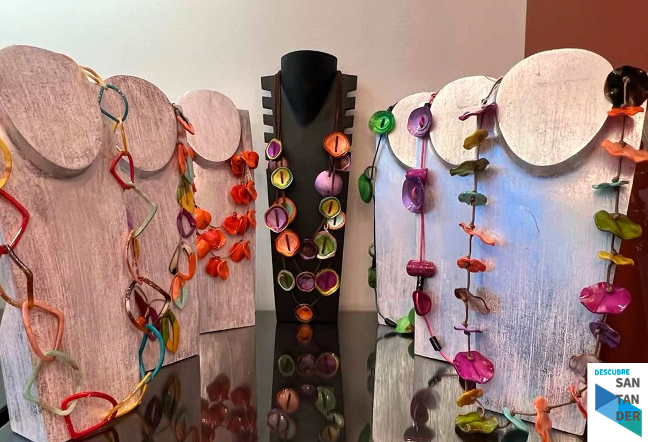 Collares acrílicos - Amor Complementos Collares acrílicos - Amor Complementos