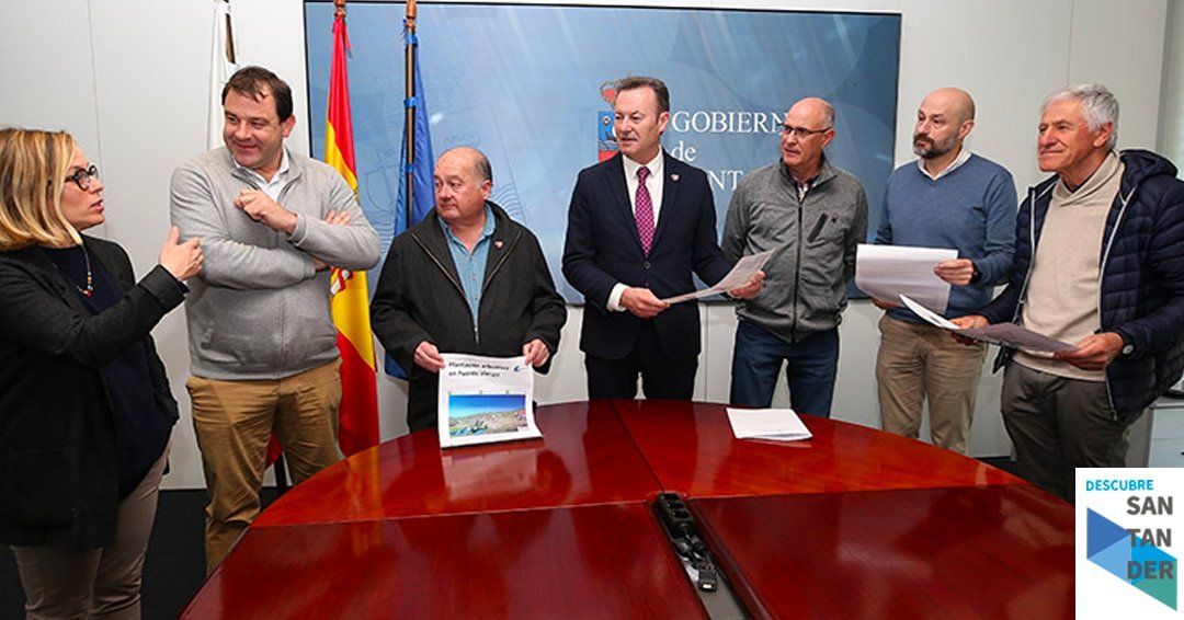El Gobierno organiza una plantación arbustiva para compensar la huella de carbono emitida en el Torneo Nacional de Balonmano Hierba de Puente Viesgo