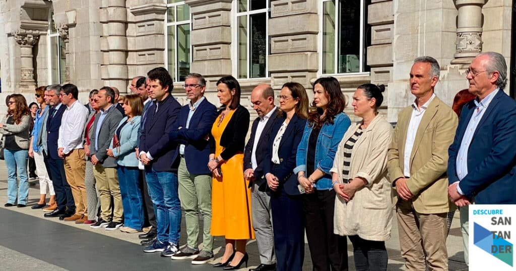 Noticias Santander Santander guarda un minuto de silencio en repulsa por el asesinato de una mujer en Alicante
