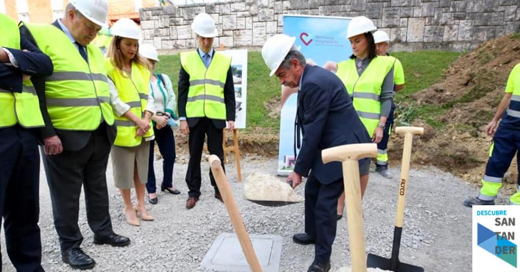 Noticias Santander Revilla destaca el "complemento imprescindible" que aporta Padre Menni a la sanidad pública cántabra