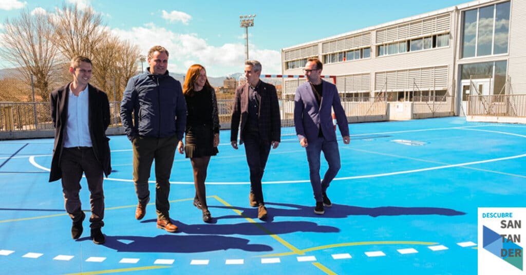 Noticias Santander Zuloaga inaugura la nueva pista deportiva del CEIP Alto Ebro en Reinosa