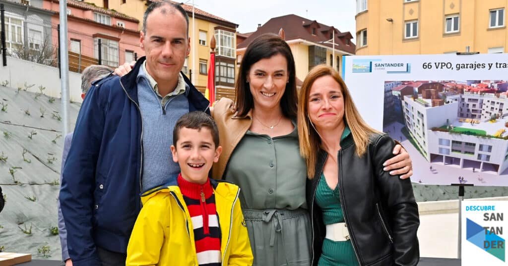 Noticias Santander La alcaldesa entrega las llaves a las 66 familias de las nuevas VPO de la calle Alta