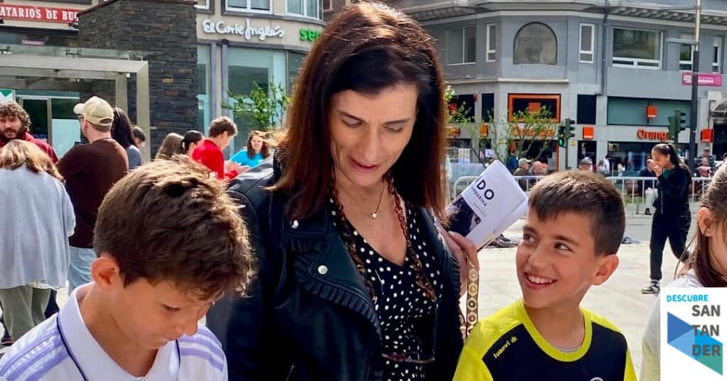 Noticias Santander Un centenar de escolares participan en los actos del Día del Niño en la Plaza del Ayuntamiento