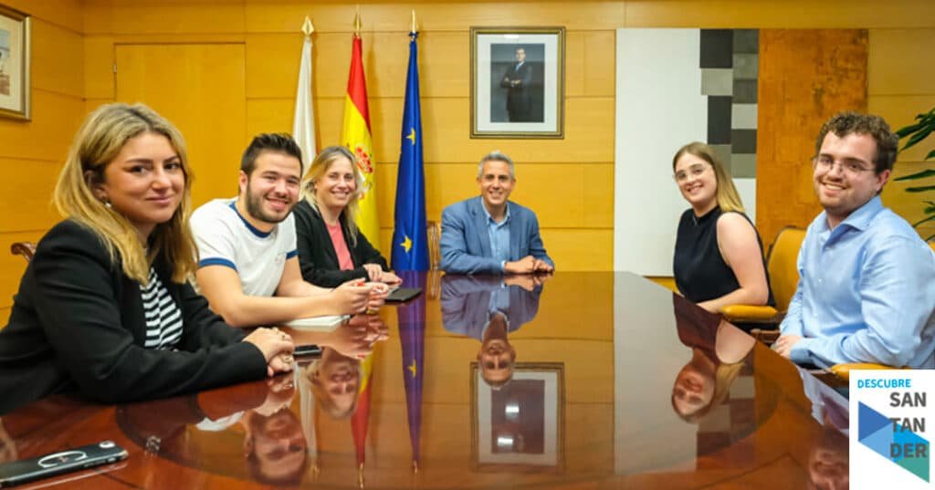 Noticias Santander Zuloaga se reúne con la presidenta del Consejo de la Juventud de España