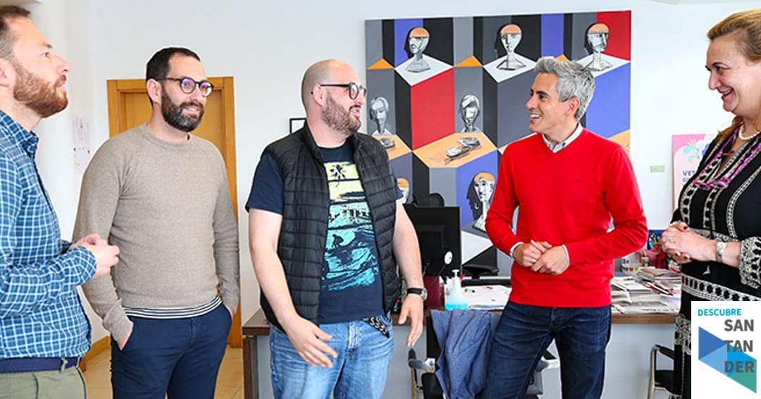 Zuloaga se reúne con la Federación Española de Agrupaciones de Folclore para estudiar proyectos que contribuyan a difundir las tradiciones regionales
