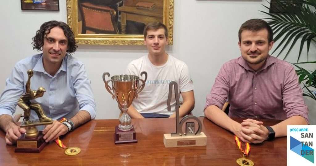 Noticias Astillero Soberón y Hoz reciben a Néstor Viar tras proclamarse campeón de España Sub23 de bolos