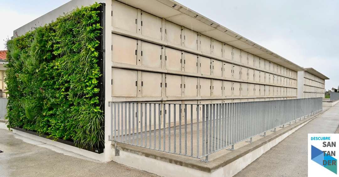 Igual visita las nuevas naves de nichos del cementerio de Ciriego
