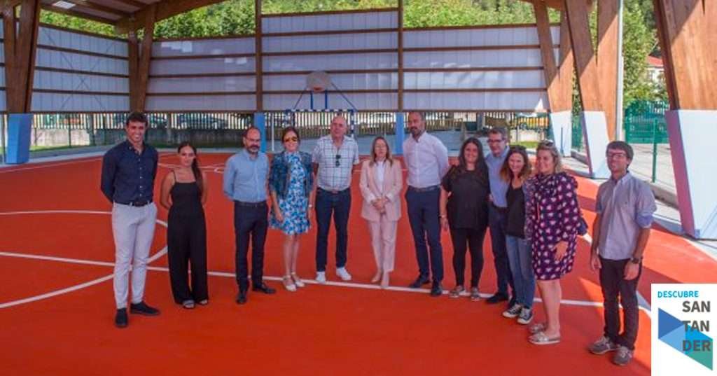 Noticias Torrelavega Inaugurada la pista cubierta del Colegio Matilde de la Torre de Ganzo