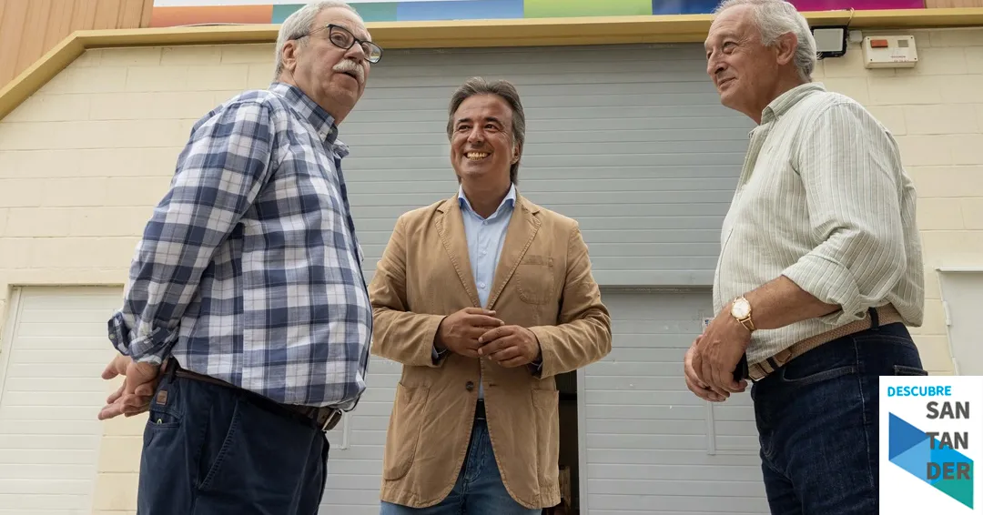 El Ayuntamiento de Camargo dedica la bolera de Maliaño a Gerardo Castanedo, presidente de la Peña Bolística