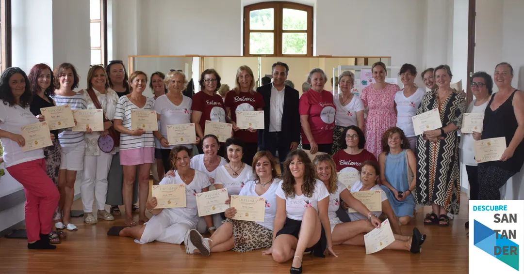 70 mujeres bailan a la vida en Piélagos