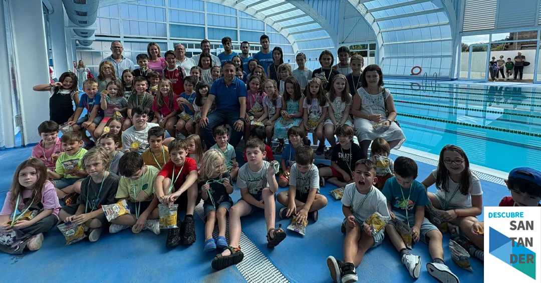 Piélagos despide los cursos de natación de verano en los que participaron cerca de 200 niños