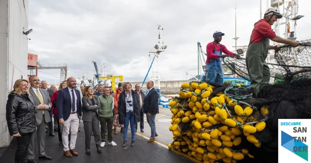 Noticias Laredo El Gobierno cántabro mejorará la operatividad del puerto de Laredo con nuevas líneas de atraque y la ampliación de la zona de descarga de la flota pesquera