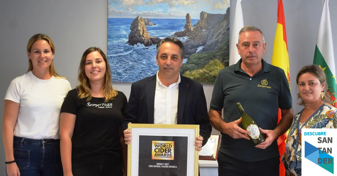 Caramés: el reconocimiento de Sidra Somarroza como mejor sidra natural del mundo es un premio a la calidad y la innovación producidas en Piélagos para el mundo entero