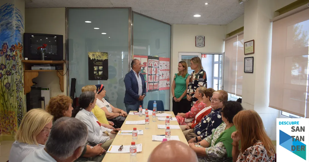 Vecinos de Piélagos participan en un curso de promoción del voluntariado en personas mayores de 50 años organizado por UNATE