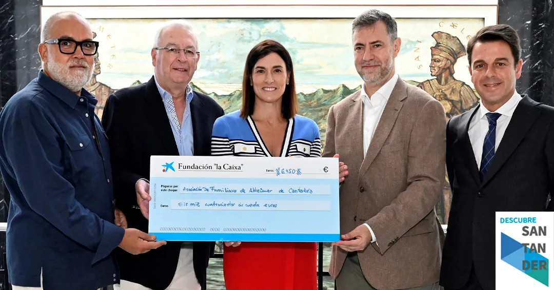 La Asociación de Familiares de Enfermos de Alzheimer recibe 6.450 euros de la Gala del Folclore