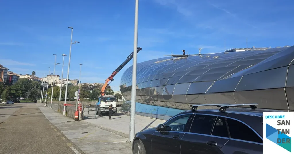 Noticias Santander El Ayuntamiento ejecuta ya la mejora de la cubierta del Palacio de Deportes