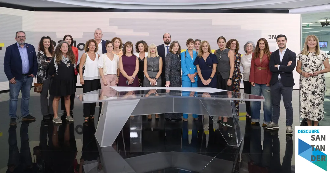 Suances recibe el galardón de Fundación Mutua Madrileña y Antena 3 Noticias por sus acciones frente a la violencia de género en las fiestas del Carmen 2025