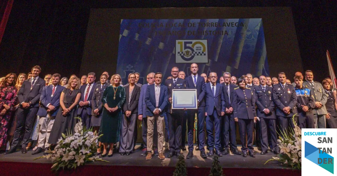 La Policía Local recibe la Medalla de Oro de Torrelavega