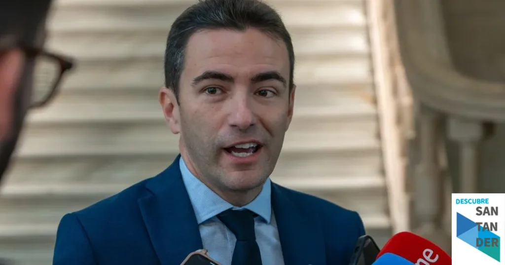 Noticias Cantabria Casares afirma que el PSOE no puede apoyar unos presupuestos de un Gobierno del PP que “está privatizando los servicios públicos”