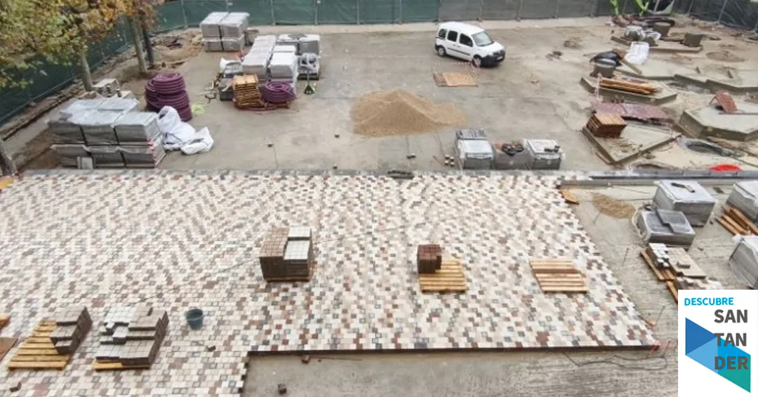 La obra de la Plaza de España no tiene nada que ver con el avance de las grietas de los torreones