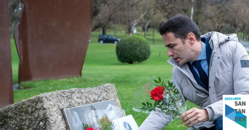 Noticias Santander El PSOE recuerda a Ernest Lluch, un “hombre de acuerdo y concordia” que trabajó por “la democracia” en el XXV aniversario de su asesinato