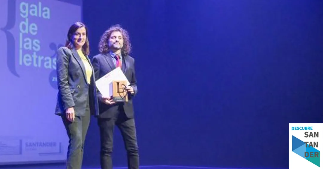 La alcaldesa preside la entrega de los premios literarios de Santander en la Gala de las Letras