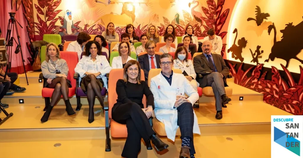 Noticias Santander La Fundación Juegaterapia inaugura en Valdecilla un cine infantil ambientado en El Rey León