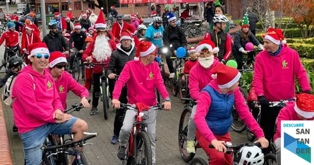 Noticias Astillero Papá Noel cambia el trineo por la bici en la Santa Quedada de Astillero