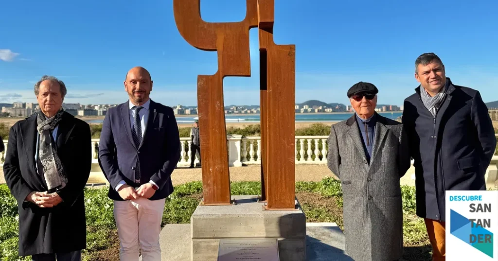Noticias Laredo Laredo inaugura un monumento en homenaje al 50º aniversario de la Coral Salvé