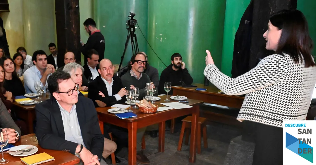 La alcaldesa preside un evento dirigido a transmitir la necesidad de innovar en el comercio