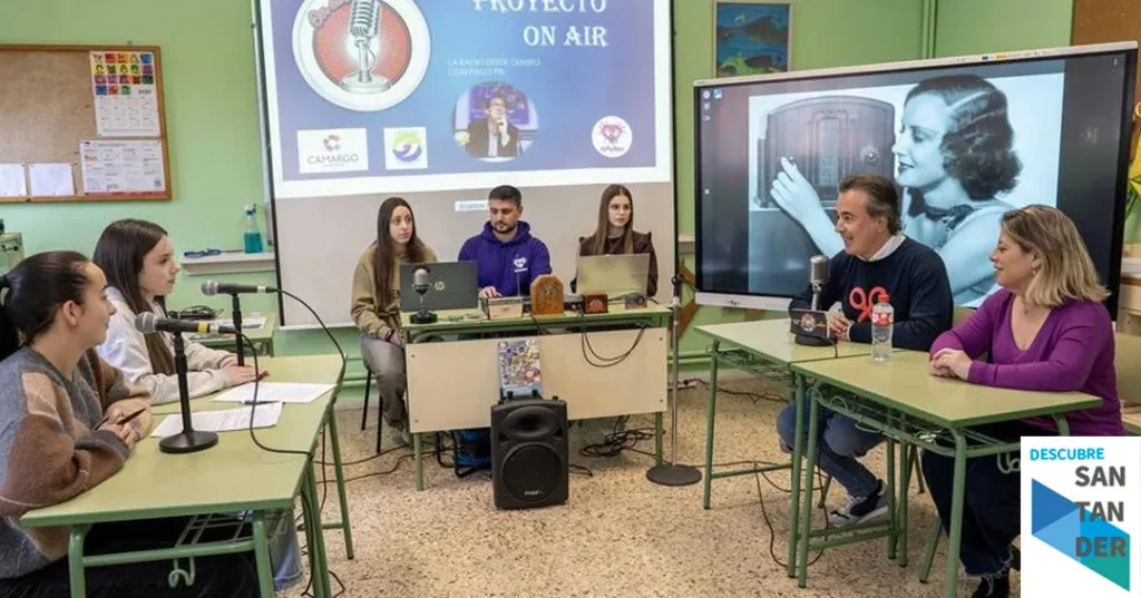 Noticias Camargo El IES Valle de Camargo acoge una nueva edición del taller formativo ‘Tu radio, tu voz’
