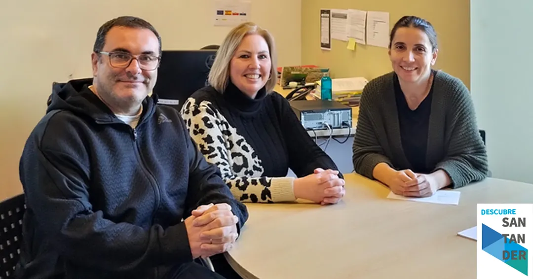 Comillas renueva su compromiso con el turismo cultural renovando para el próximo año la ruta literaria ‘Puerto Escondido’