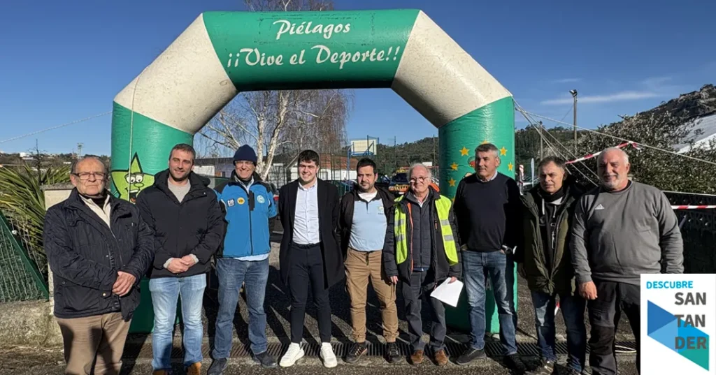 Noticias Piélagos 39 participantes disputaron la XIII edición del Rallye Clásicos Solidarios de Piélagos con salida y llegada en la bolera cubierta de Arce