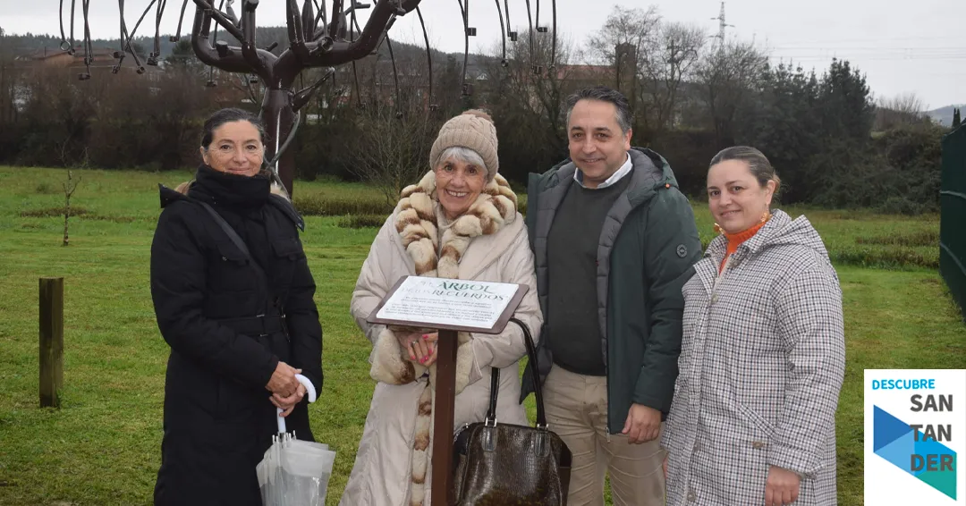 Vecinos de Piélagos celebran la festividad de San Antón con la plantación del ‘árbol de los recuerdos’ en el parque canino de Renedo