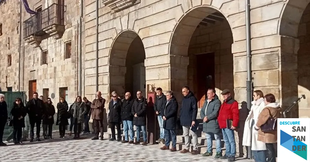 Minuto de silencio en memoria de las victimas del accidente de ferrocarril de Adamuz