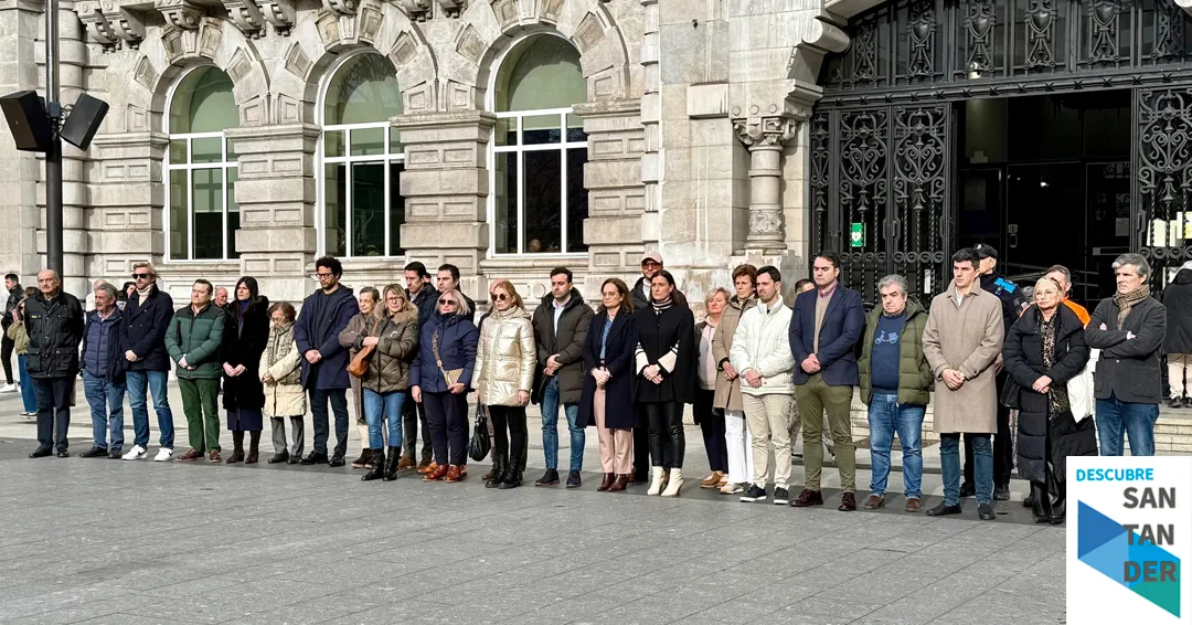 Santander guarda un minuto de silencio por el accidente ferroviario de Córdoba