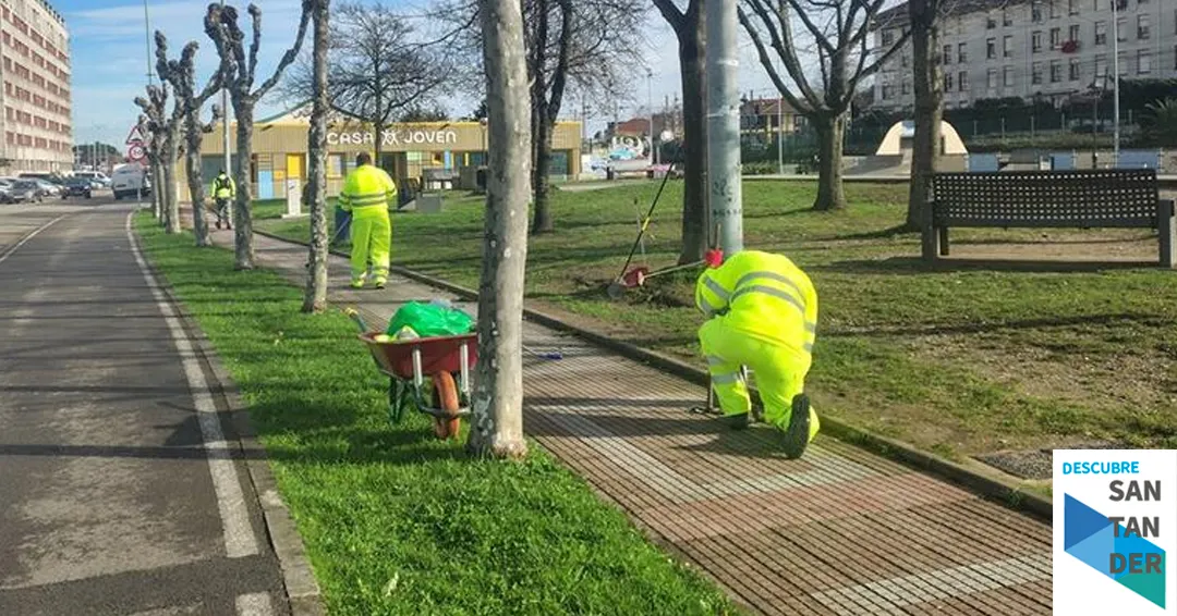 El Ayuntamiento de Camargo intensifica la limpieza y el mantenimiento de los espacios urbanos
