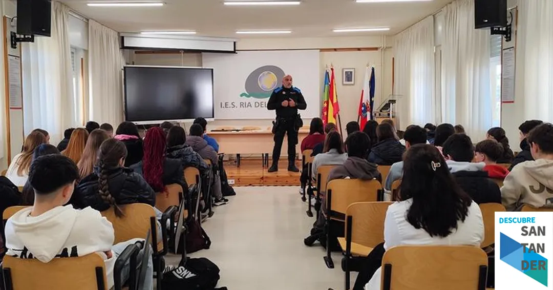 Camargo refuerza su labor preventiva en los centros educativos a través del programa Agente Tutor de la Policía Local