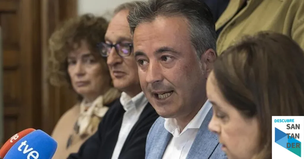 Noticias Camargo El alcalde de Camargo valora positivamente el anuncio de las obras en Raos tras décadas de deterioro del firme