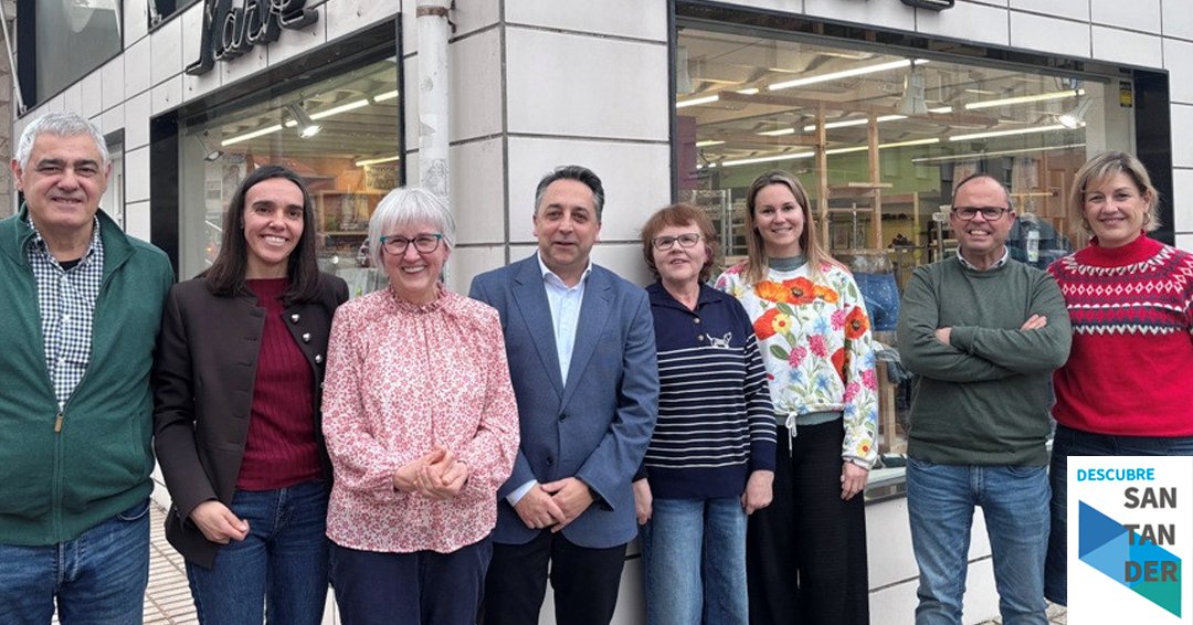 Caramés elogia la capacidad de adaptación del establecimiento Marve de Renedo, un ejemplo de trayectoria comercial del municipio que celebra ya sus primeros 50 años de vida