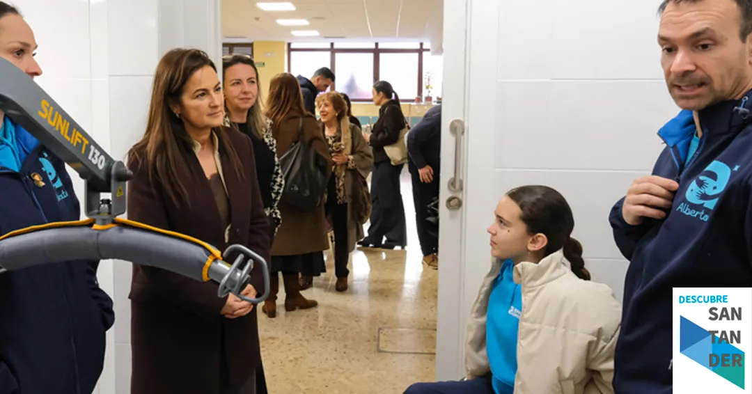 El Gobierno habilita un aseo adaptado para personas dependientes y ostomizadas en el Centro Social de Mayores de Cañadío