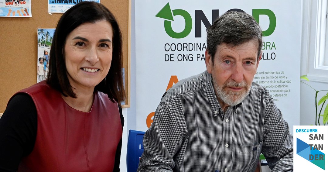 La alcaldesa visita el centroÁgora, que estrena un local cedido por el Ayuntamiento de Santander