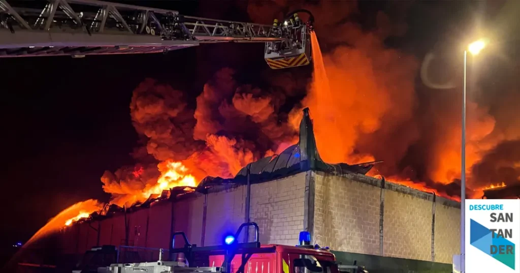 Noticias Val de San Vicente El Gobierno de Cantabria activa la situación 1 del PLATERCANT por el incendio de los Tánagos