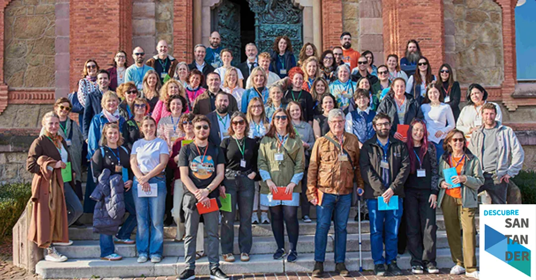 Agentes turísticos de toda Cantabria viajan a 1892 en la III Jornada de Convivencia y Formación Turística de Comillas