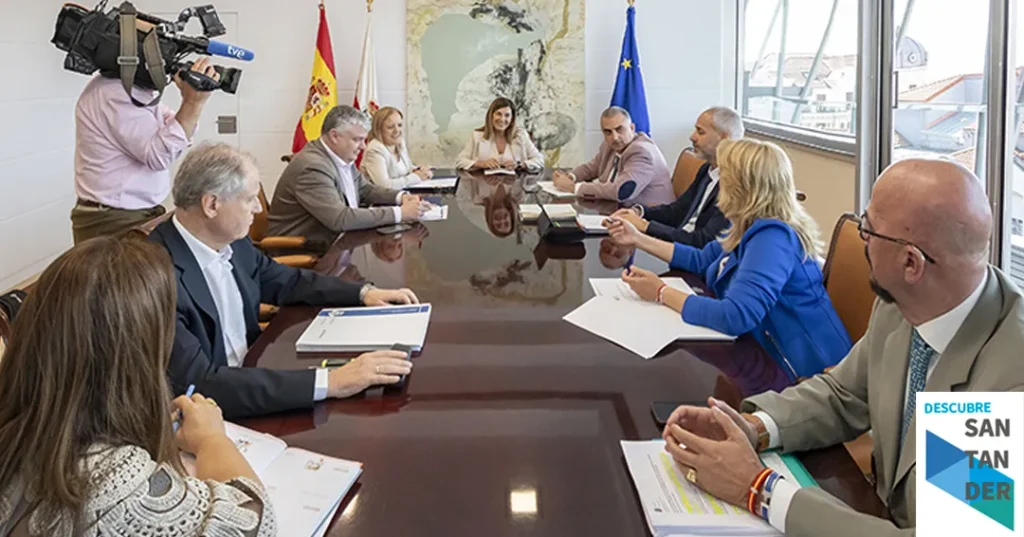 Noticias Cantabria El Consejo de Gobierno refuerza la acción social, garantiza el suministro de medicamentos esenciales y activa nuevas herramientas de financiación