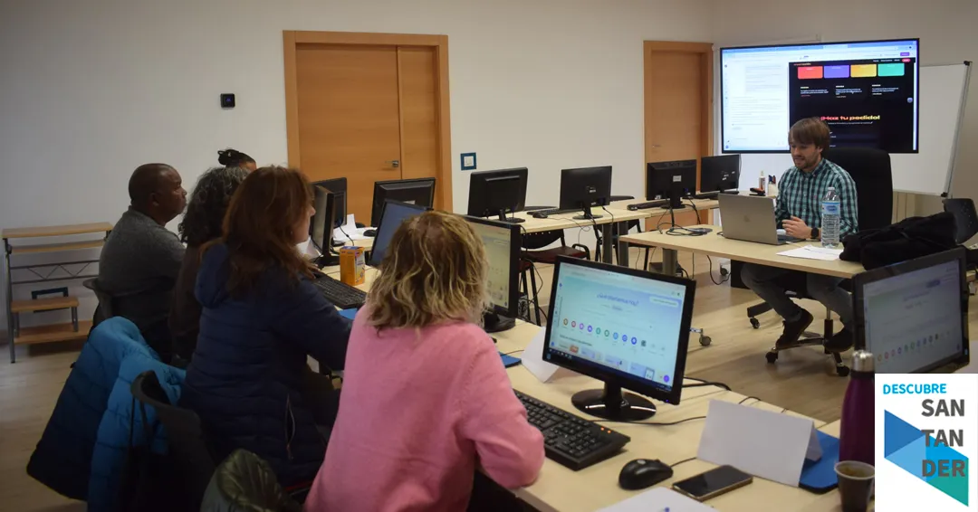 Noticias Piélagos Participantes en el VII Programa AME de Piélagos refrescan sus conocimientos de informática básica para mejorar su autonomía digital y la búsqueda de empleo